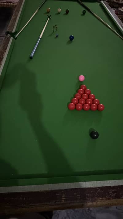 Snoker table