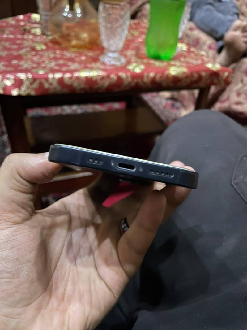 Apple iPhone 13 1