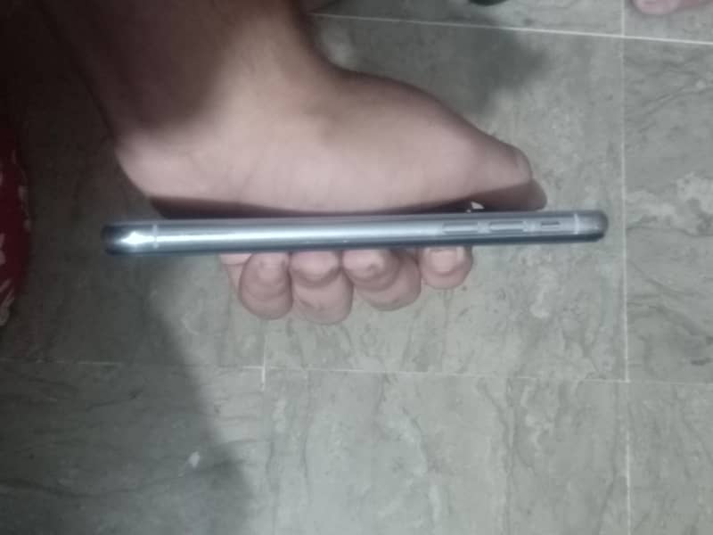 Apple iPhone X 3