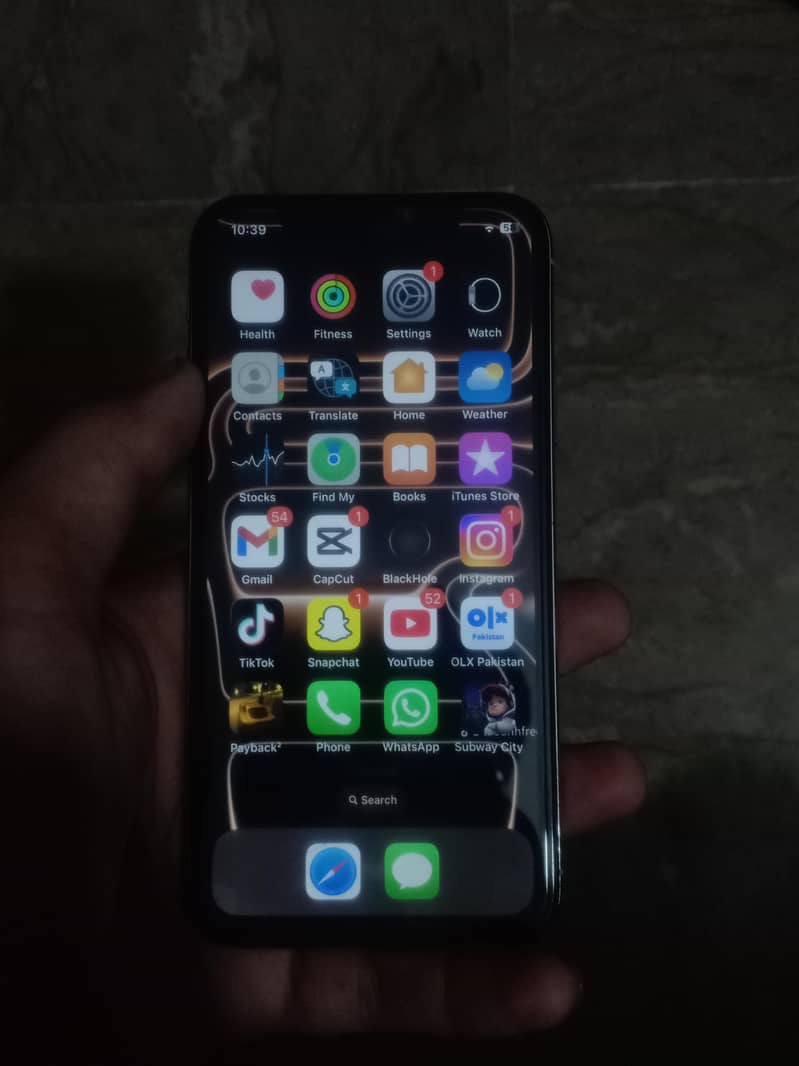 Apple iPhone X 4