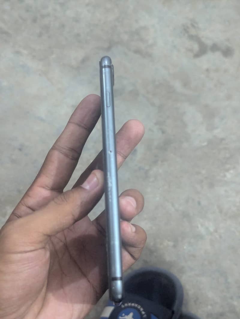 Apple iPhone 8 Plus 0