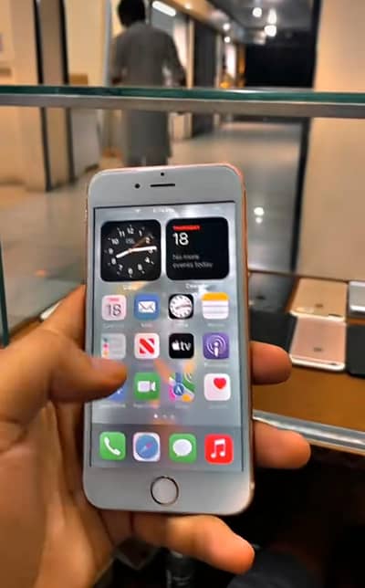 iphone 6s 128gb PTA aproved go watsap number 03-37-81-53-602