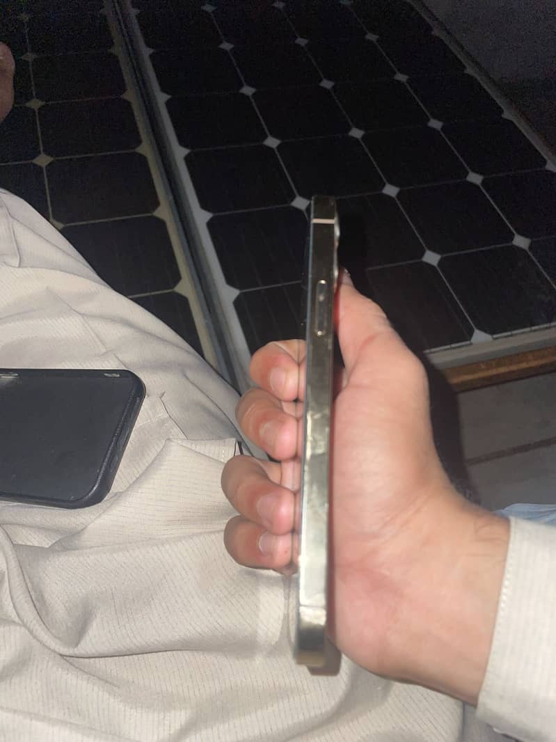 Apple iPhone 12 Pro 3
