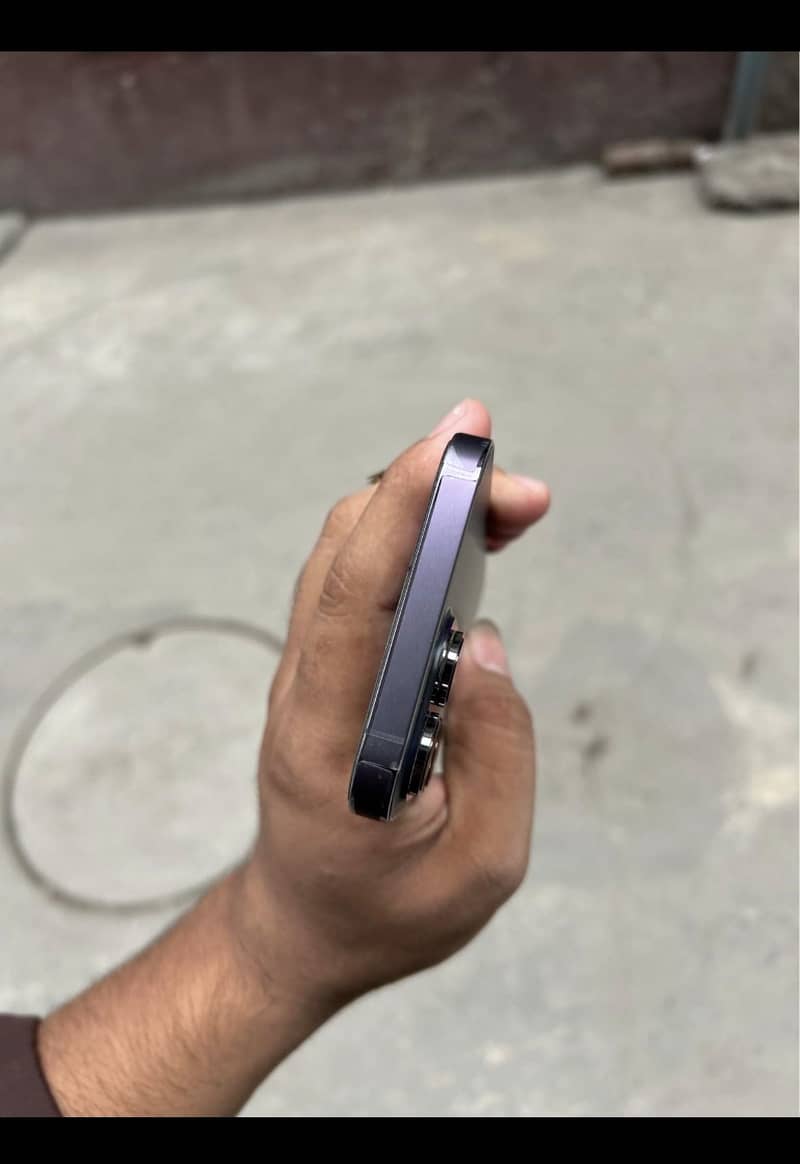 Apple iPhone 14 Pro 2