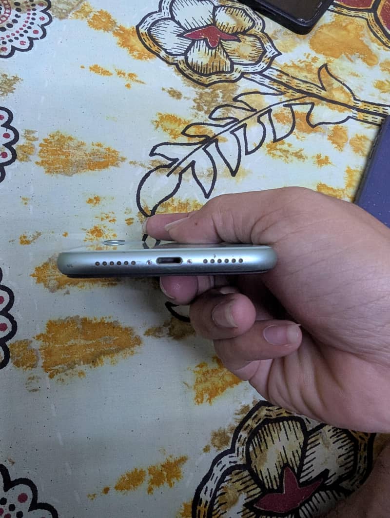 Apple iPhone 11 5