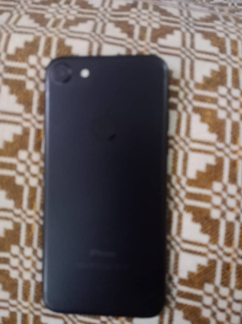Apple iPhone 7 1