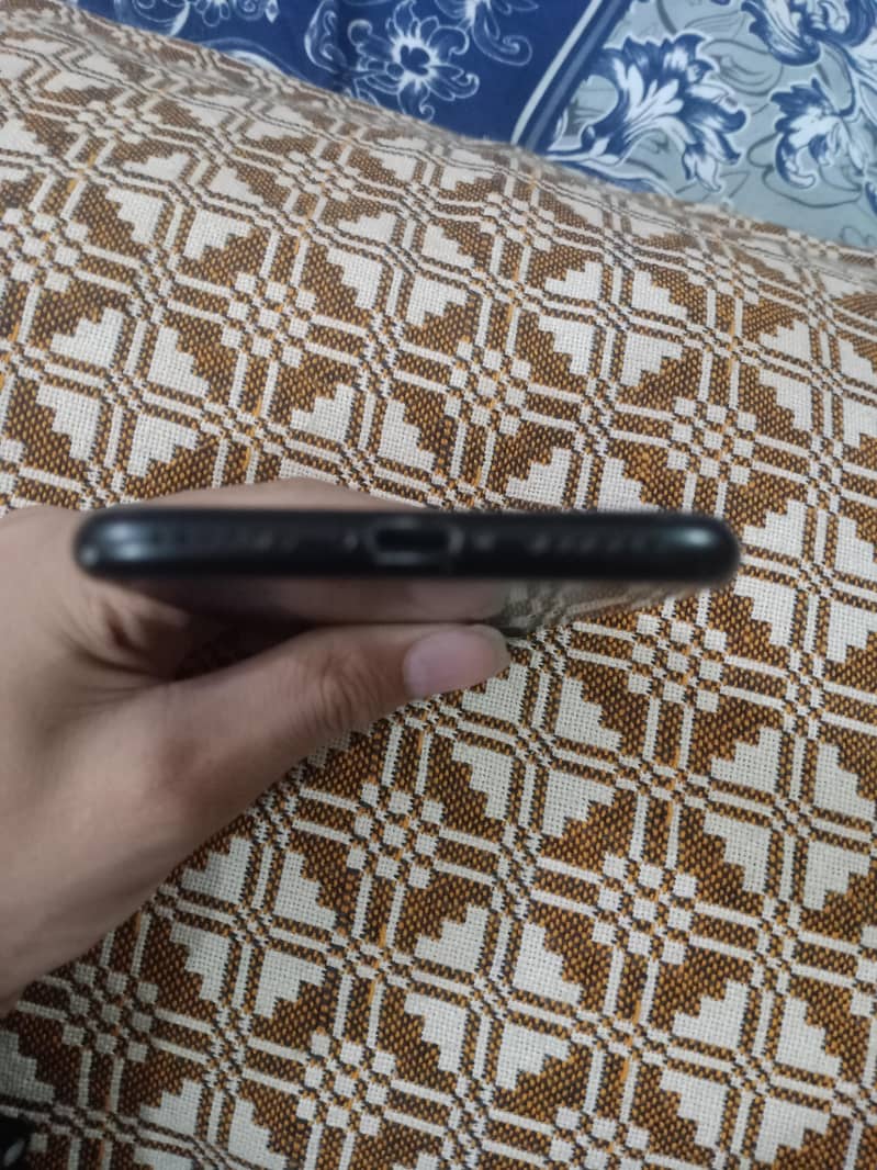 Apple iPhone 7 2