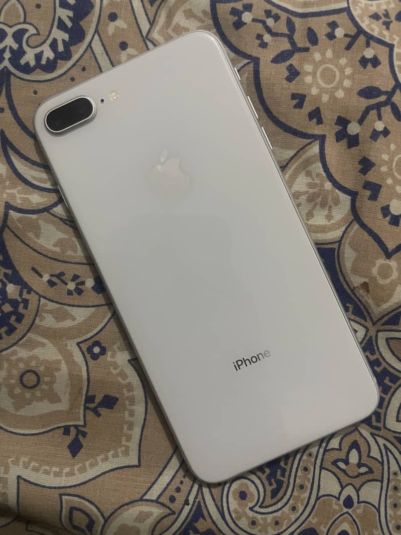 iPhone 8 Plus 0