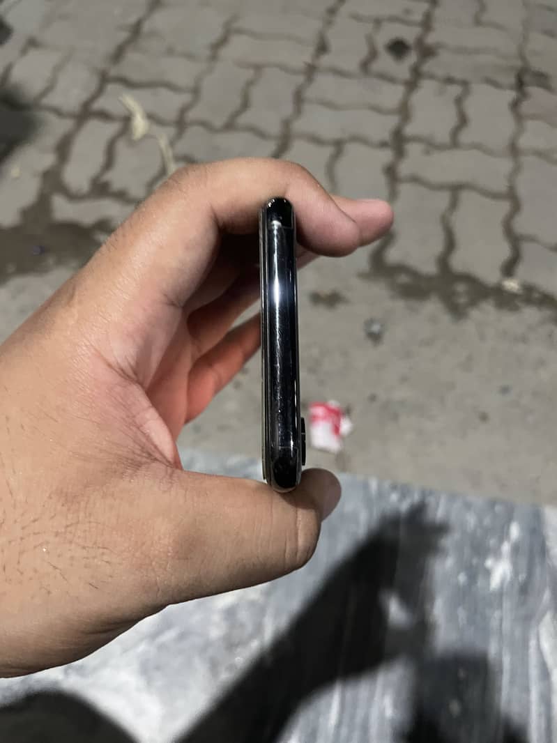 Apple iPhone X 2