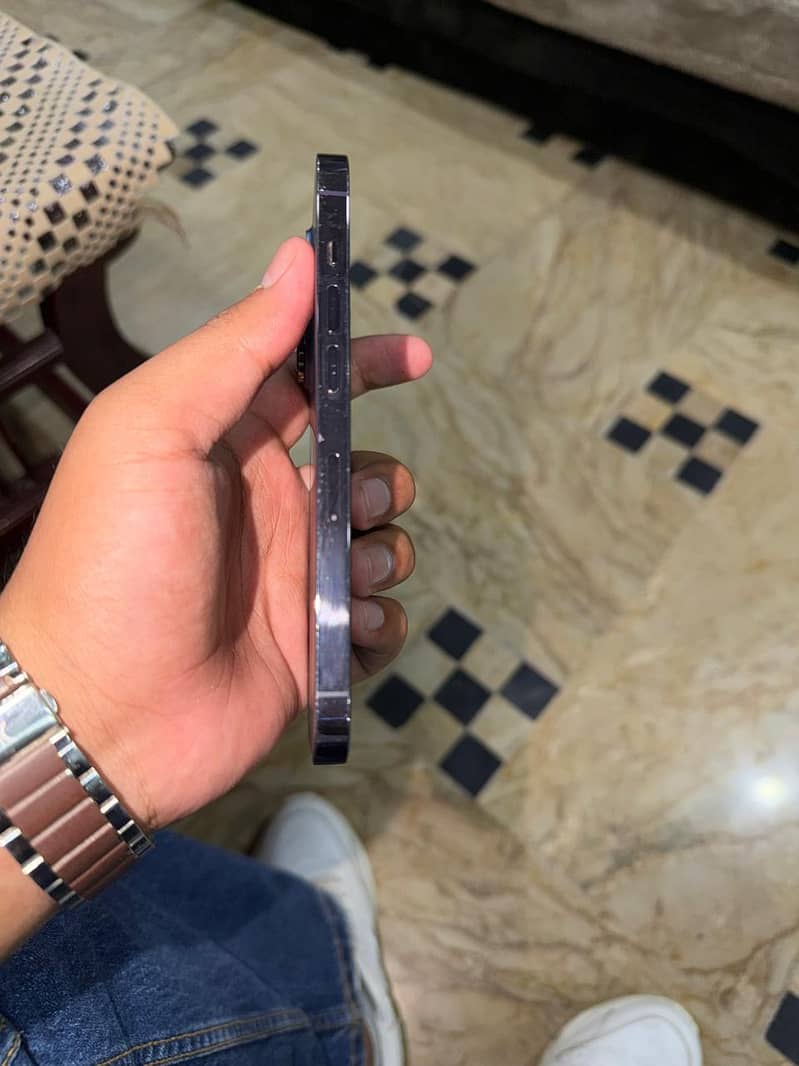 Apple iPhone 14 Pro 1