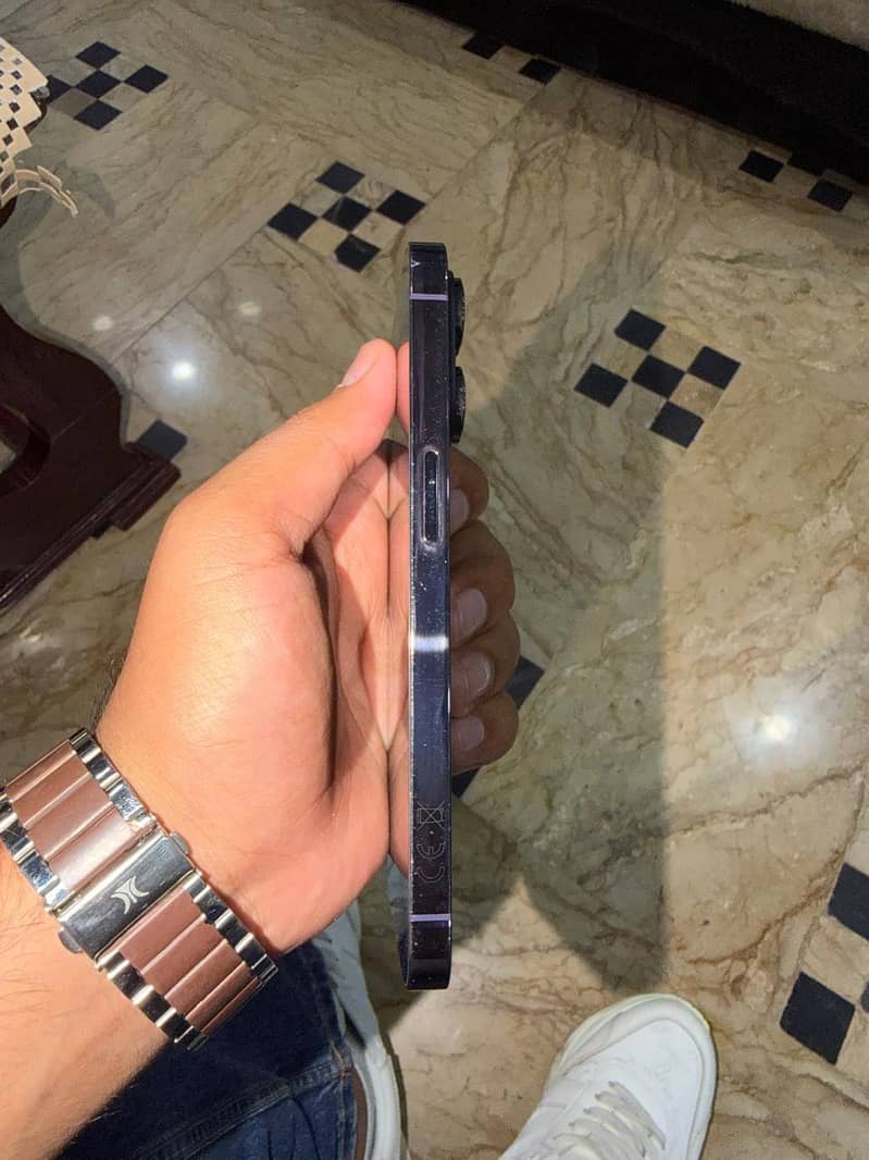 Apple iPhone 14 Pro 3