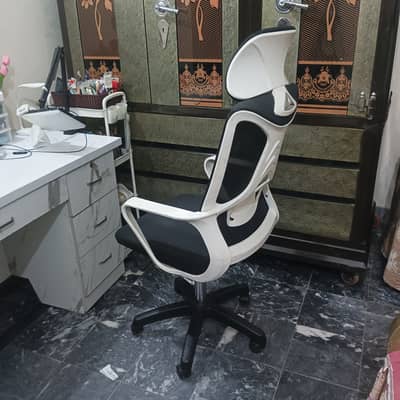 Office chair used but in good condition
