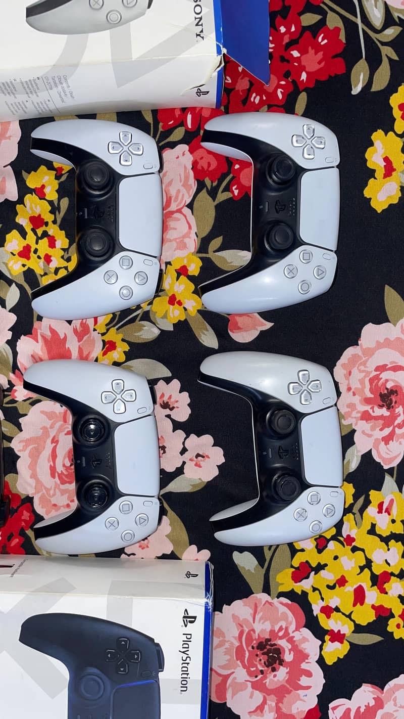 Ps5 controllers 1