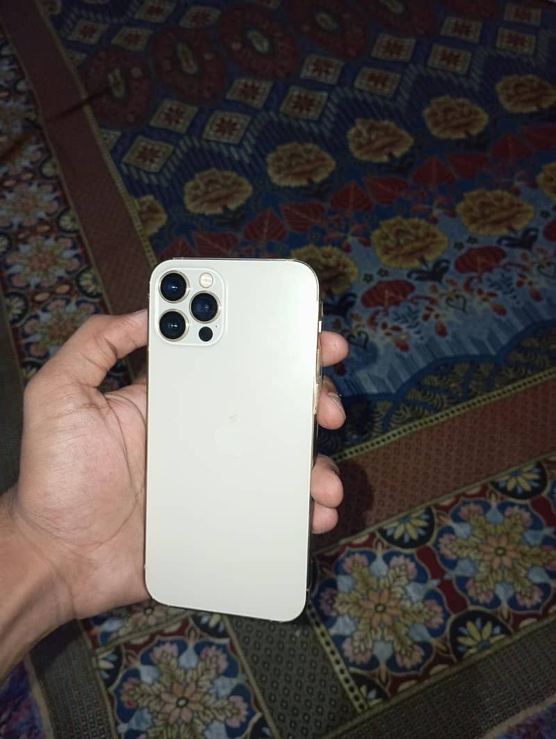 Apple iPhone 12 Pro 3