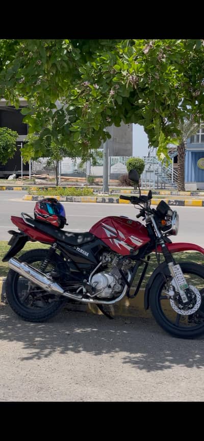 Red Yamaha YBR 125G 2016 10/10 up for sale