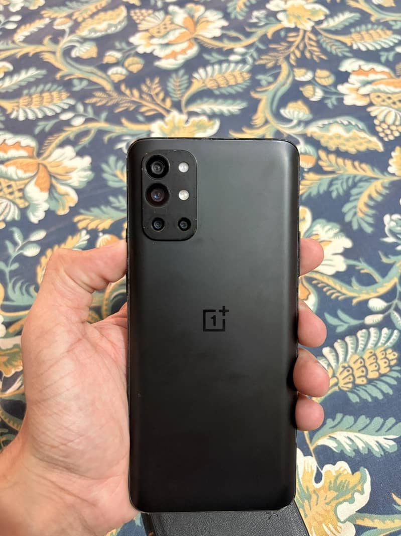 OnePlus 9r 1