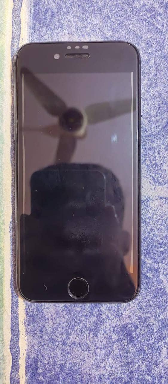 Apple iPhone 8 1