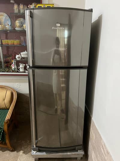 Dawlence Refrigerator 9188WBHZ (big size) for sale in Good condition