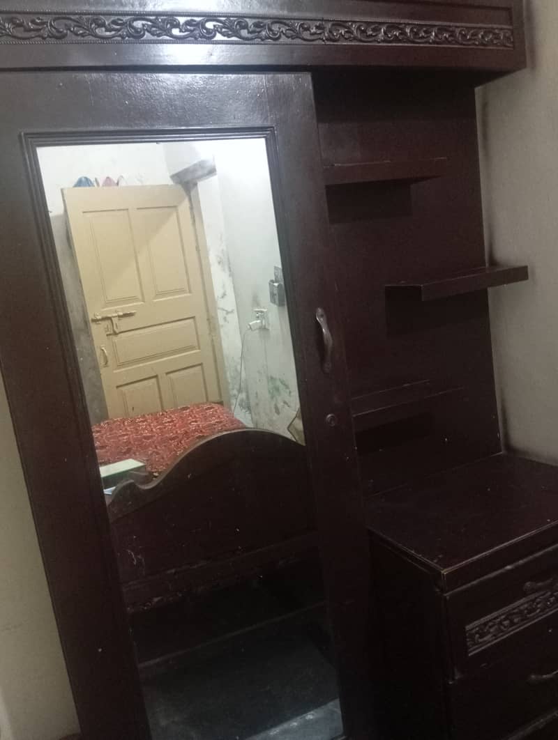 Dressing table 4