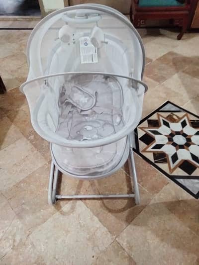 Automatic baby swings cot