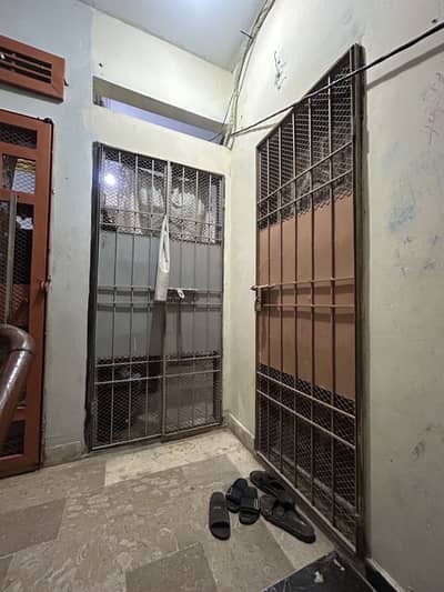 FLAT FOR SALE IN LIAQUATABAD