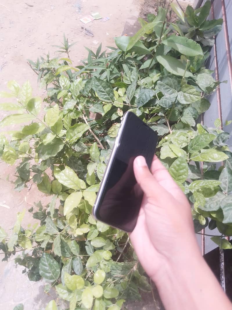 Apple iPhone X 3