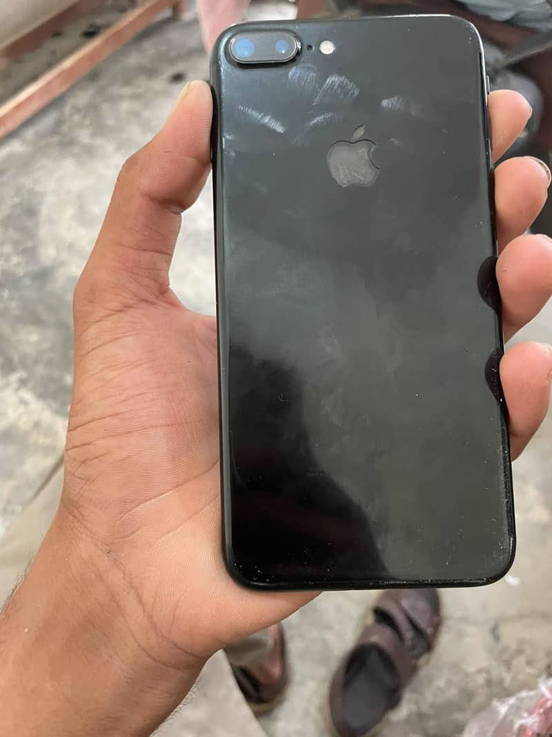 Apple iPhone 7 Plus 4