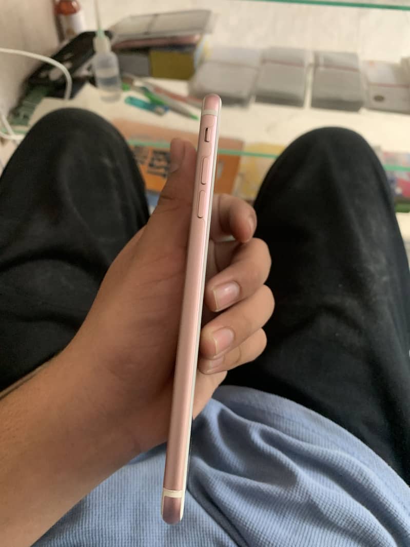 Apple iPhone 7 Plus 4