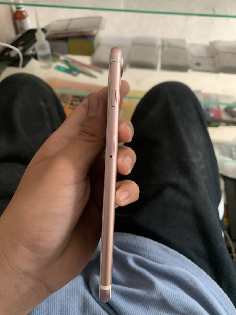 Apple iPhone 7 Plus 5