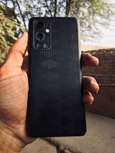 One Plus 9 Pro 8+8//256
