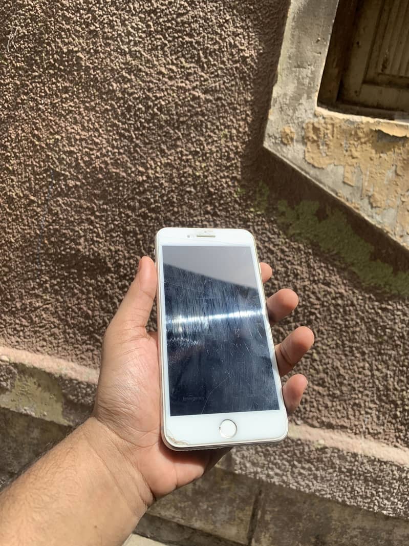 Apple iPhone 8 Plus 1
