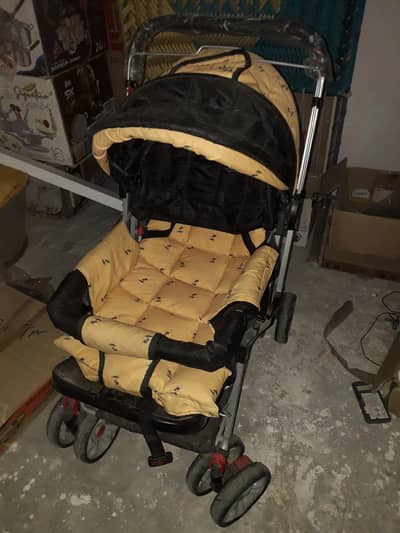 Brand New Unused Baby Stroller / Pram - 10/10 Condition