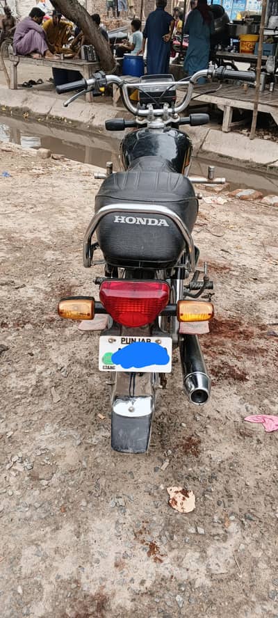 Honda CD black color