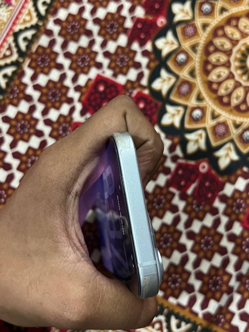 Apple iPhone 15 3