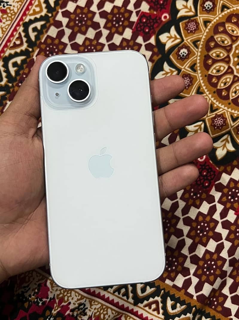 Apple iPhone 15 4