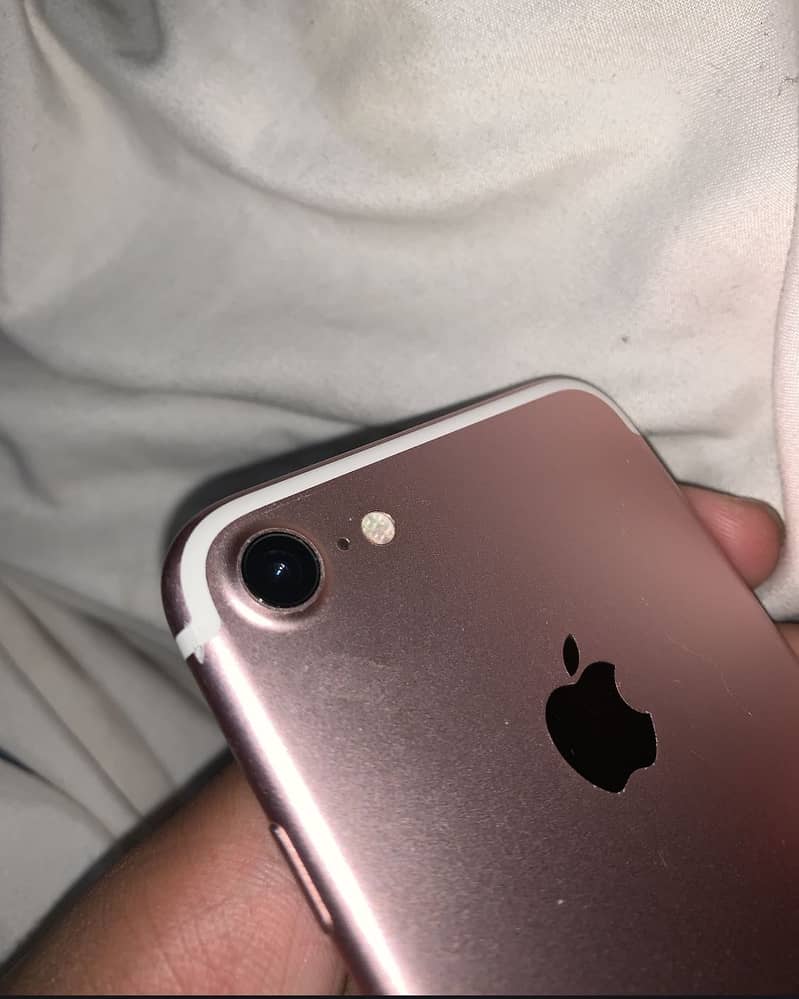 Apple iPhone 7 2