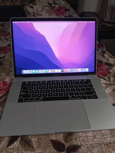 MacBook Pro 15-Inch (2016) - Intel Core i7 / 16GB RAM / 1TB SSD