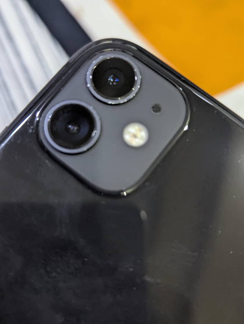 Apple iPhone 11 3