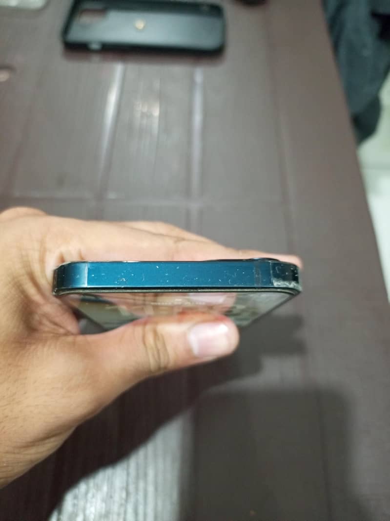Apple iPhone 13 1
