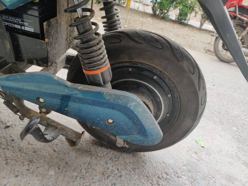 scooty 1