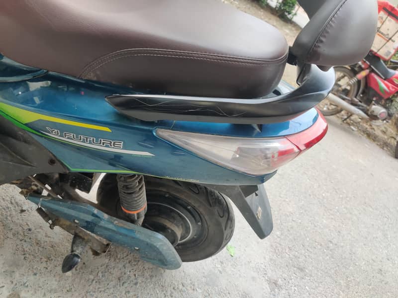 scooty 2