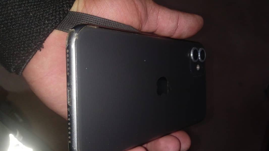 Apple iPhone 11 3