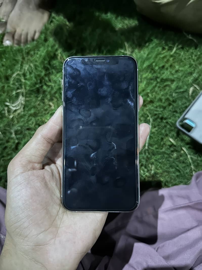 Apple iPhone 11 Pro 1