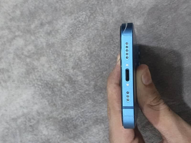 Apple iPhone 13 3