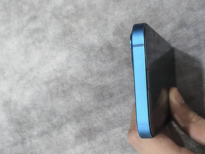 Apple iPhone 13 6