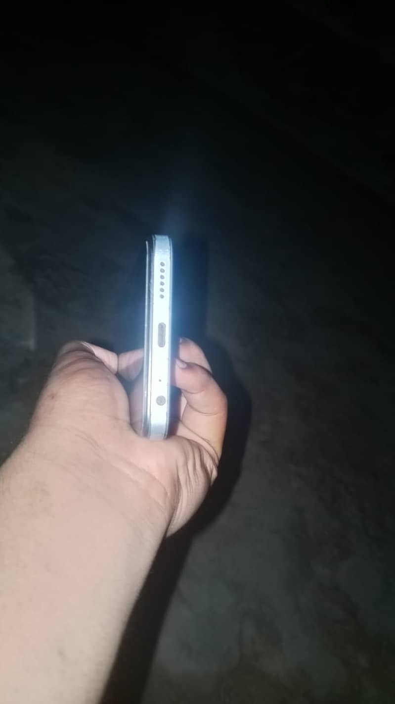 Tecno spark 20c 4