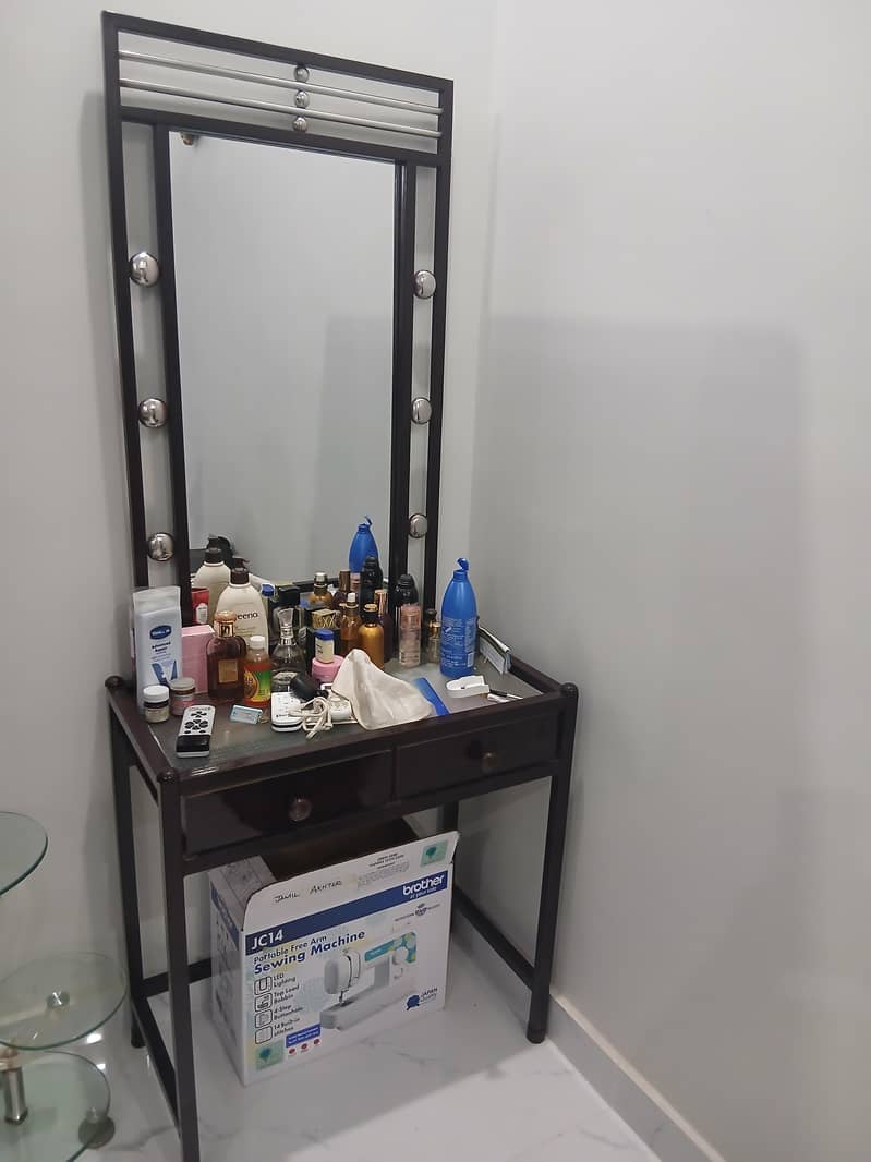 dressing table 0