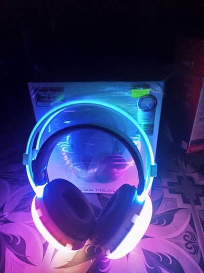 Lelisu Wireless Over-Ear RGB Headphones