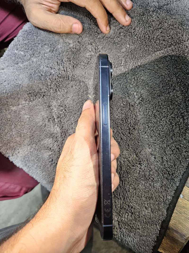Apple iPhone 15 Pro Max 0