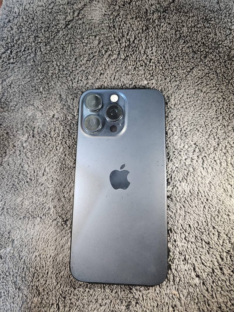 Apple iPhone 15 Pro Max 2